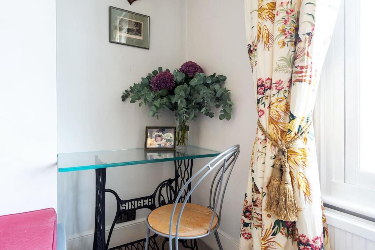 Short Term Let In Fulham * London