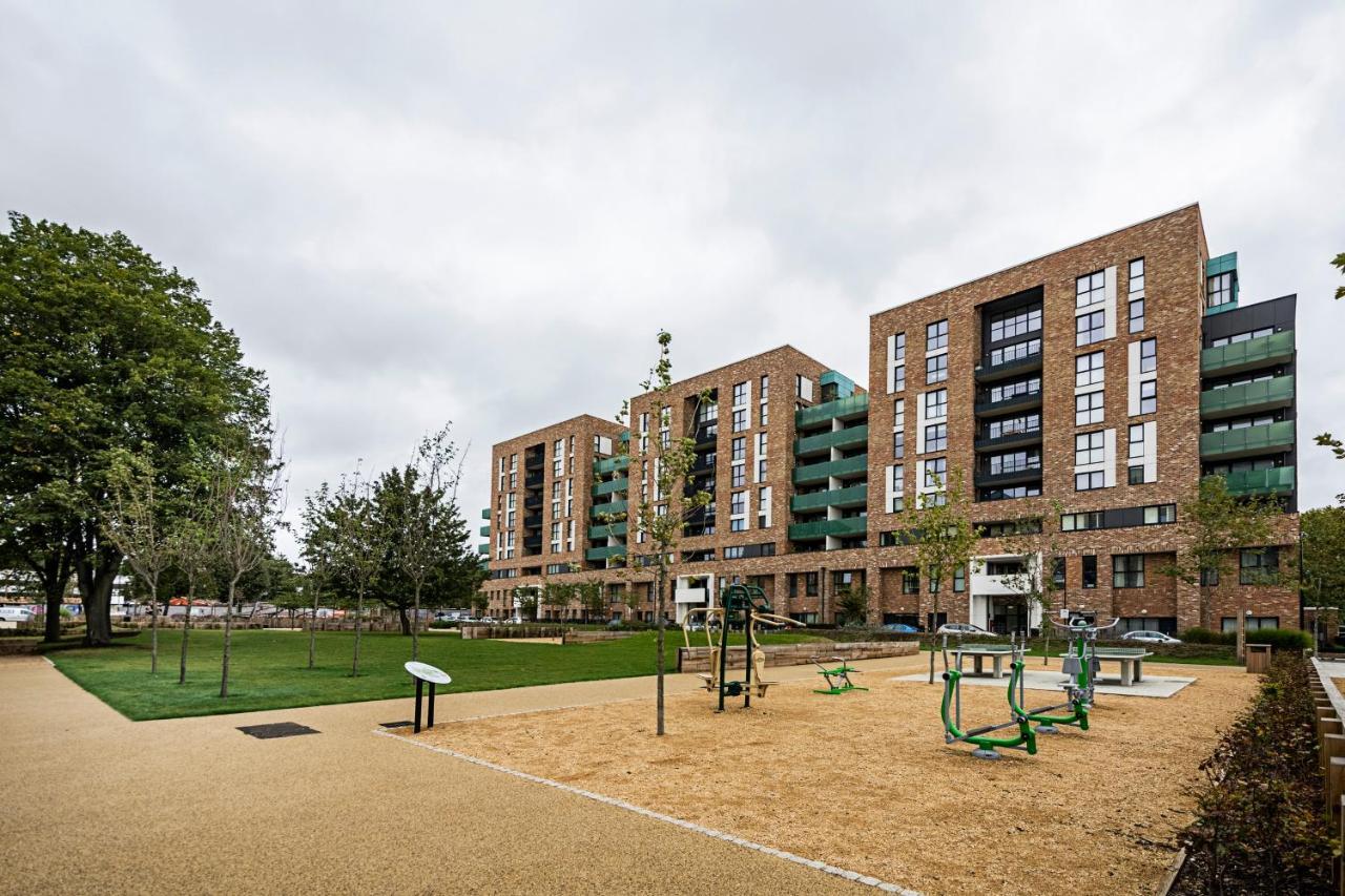 Chiswick Park 3 Bed 3 Bath West London - Parking Appartement *