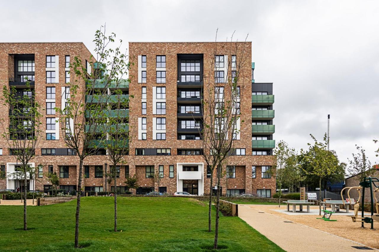 Chiswick Park 3 Bed 3 Bath West London - Parking Appartement *