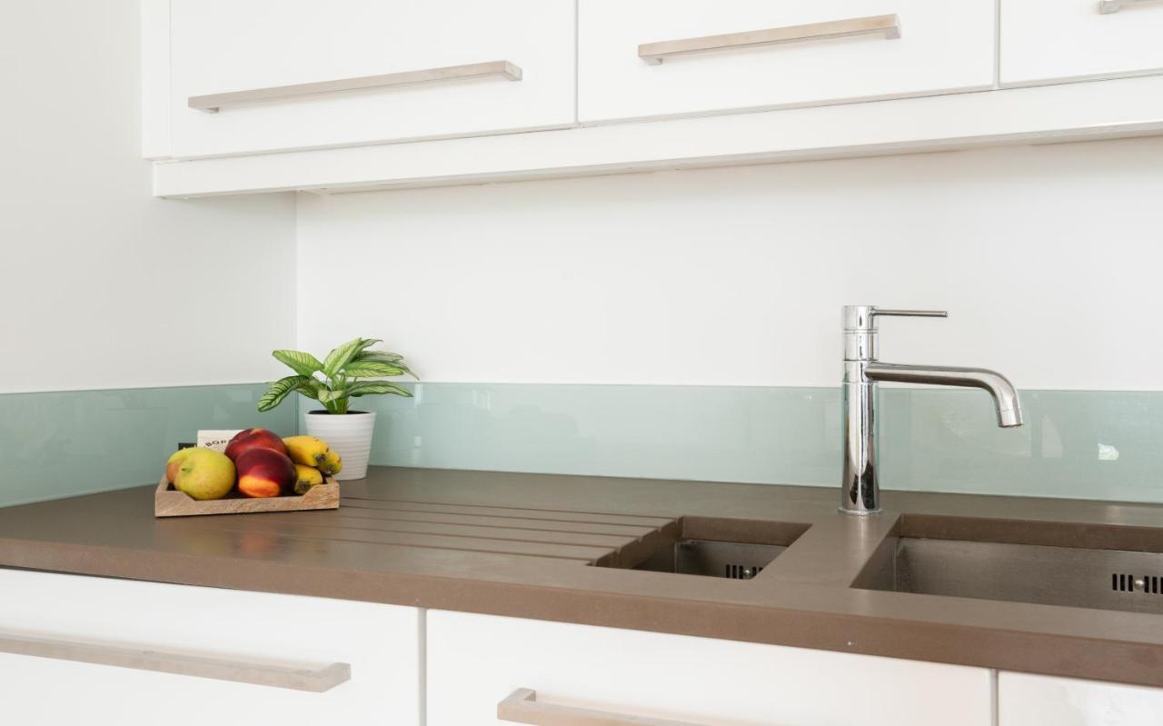 Fabulous 3 Bed 2 Bath Near Victoria Station * Londen