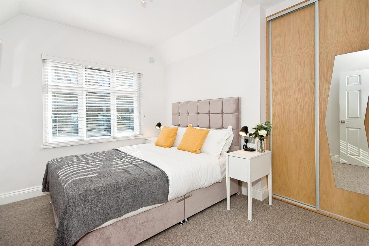F6 Greek Street By Living * London
