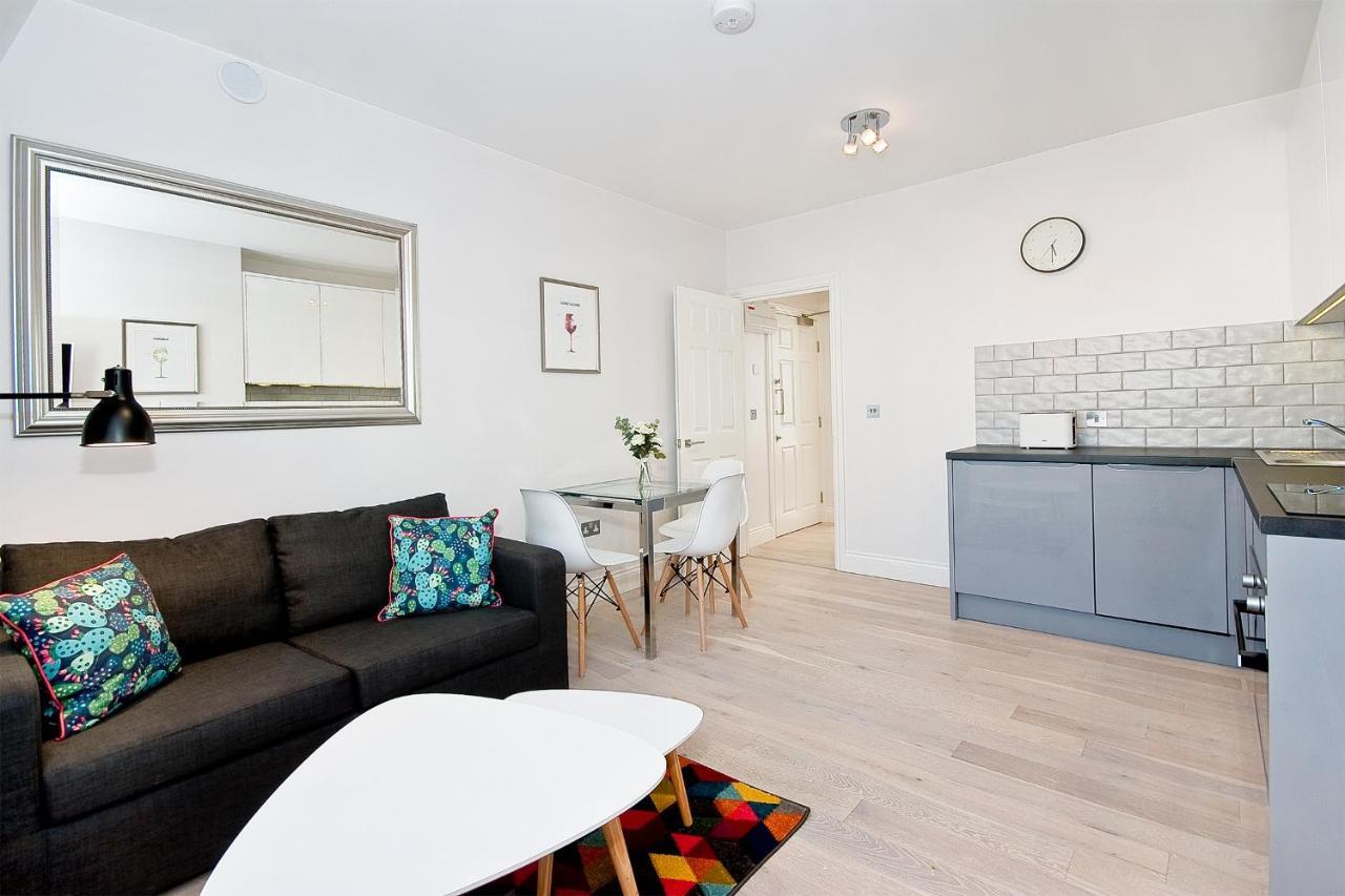 F6 Greek Street By Living * London