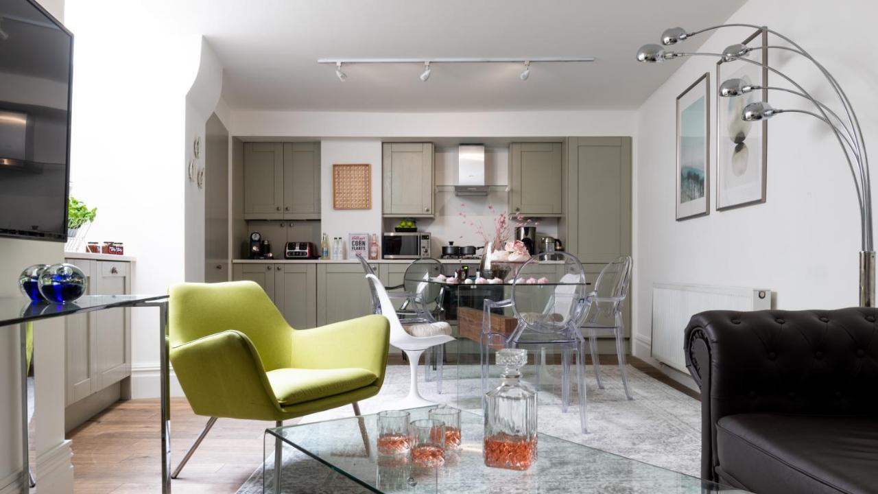 Phenomenal 5bedroom Design House For Nomads Xxl Groups * Londres