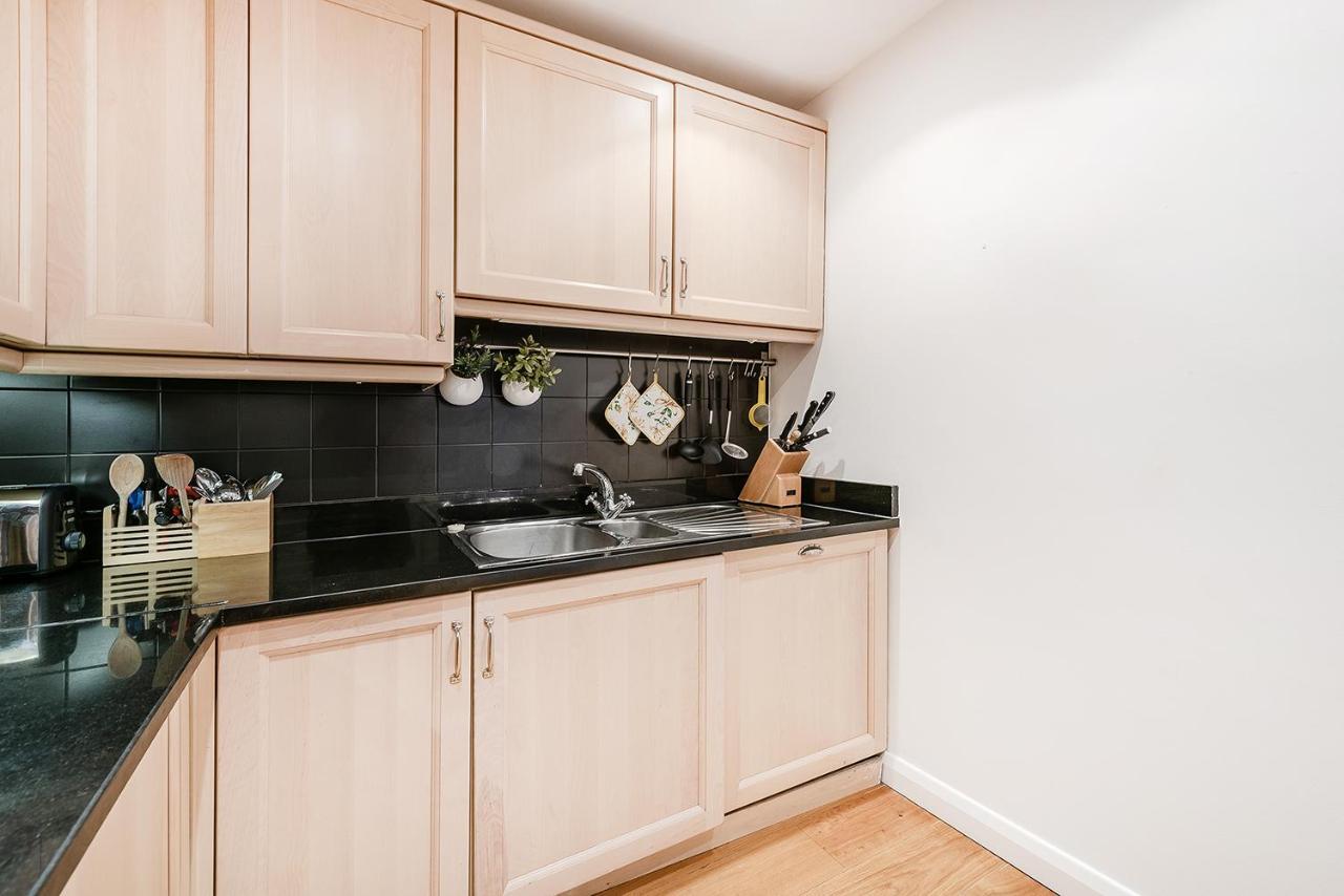 Lovely 2 Bedroom In Notting Hill Apartment *