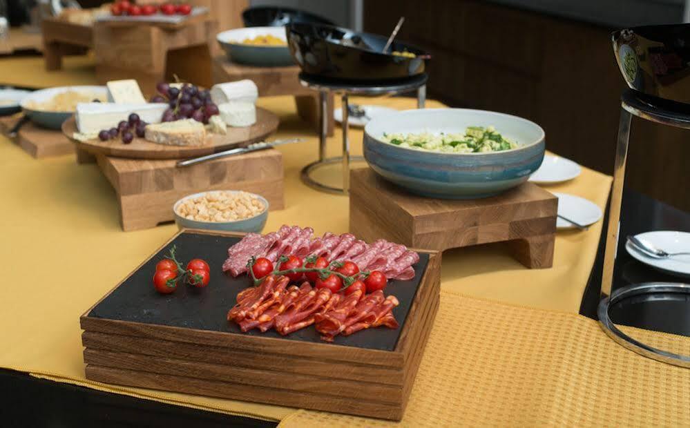 Staybridge London-vauxhall By Ihg Hotel Londres