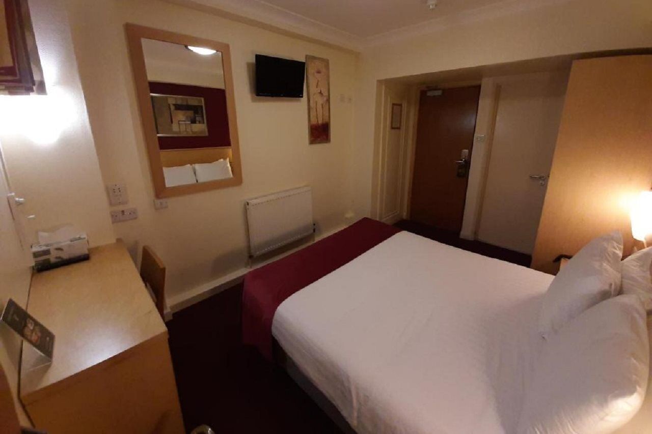 Americana Hotel