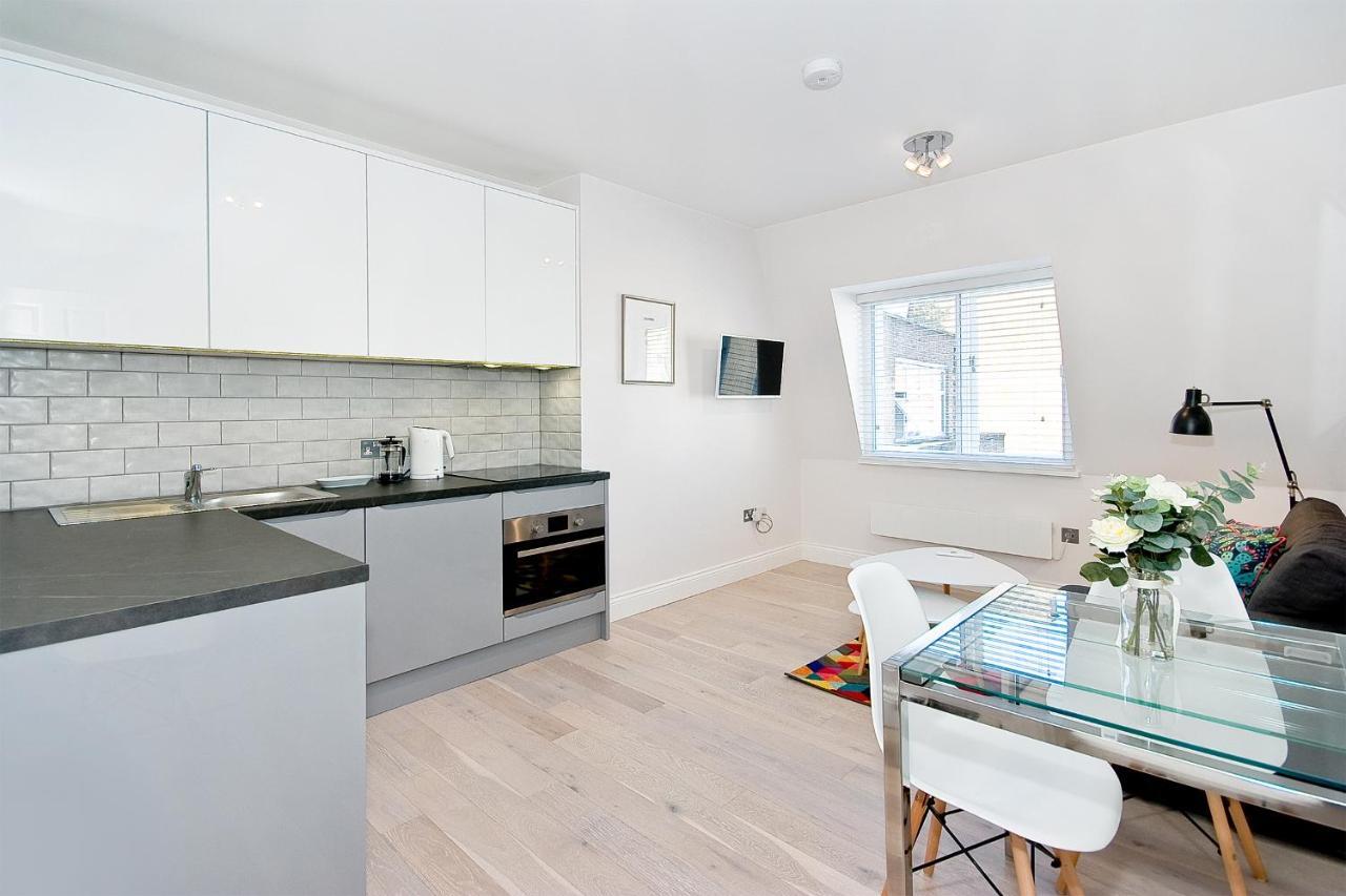 F6 Greek Street By Living London