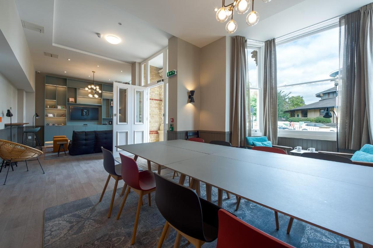 Queen's Drive Appart hôtel 3*