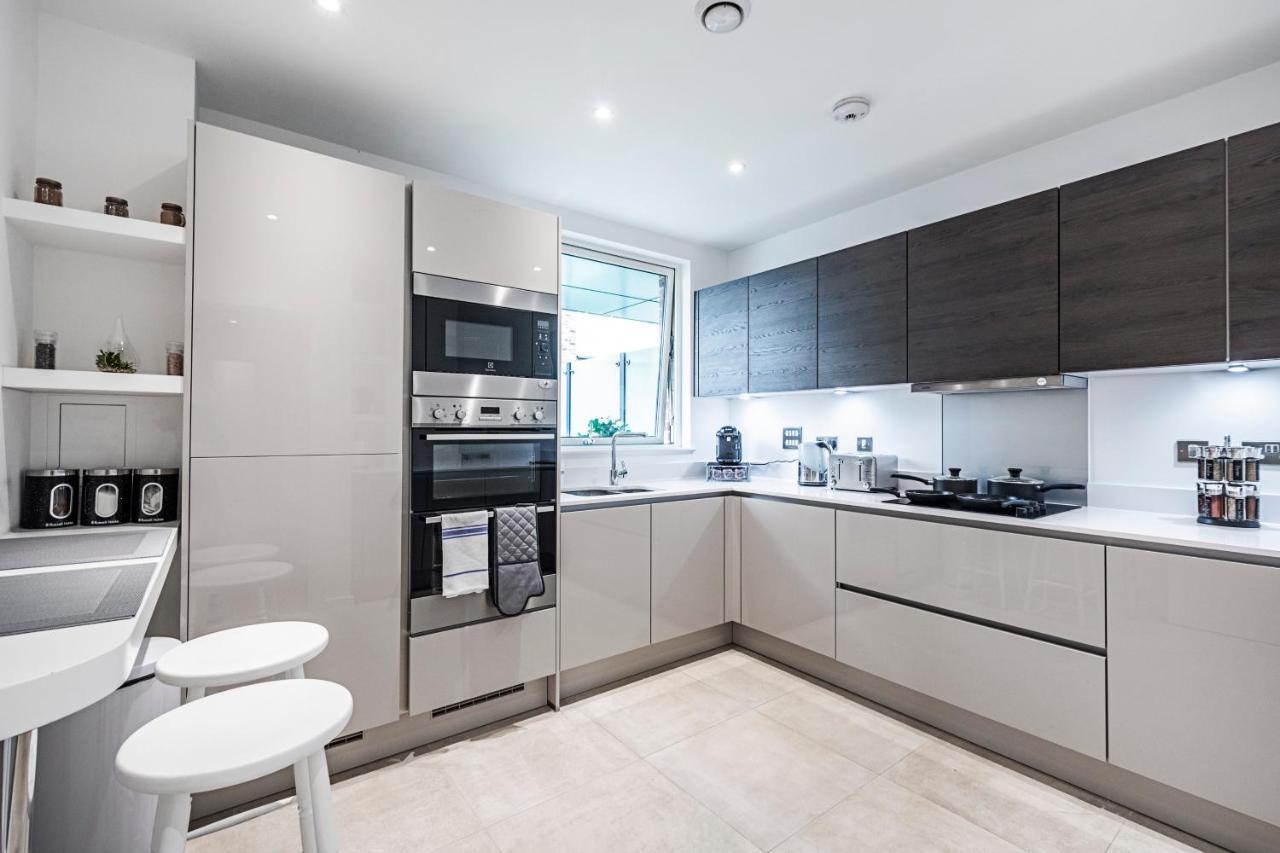 Appartement Chiswick Park 3 Bed 3 Bath West London - Parking