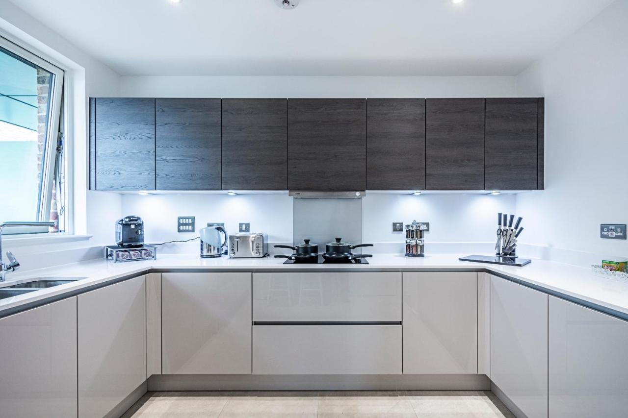 Chiswick Park 3 Bed 3 Bath West London - Parking Londres