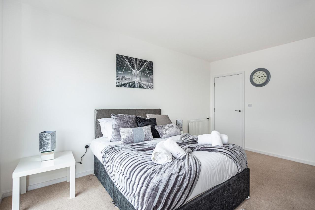 Chiswick Park 3 Bed 3 Bath West London - Parking Londres