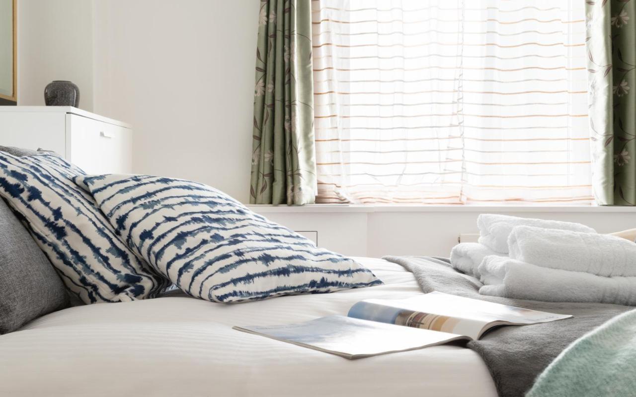 Fabulous 3 Bed 2 Bath Near Victoria Station Appartement Londen