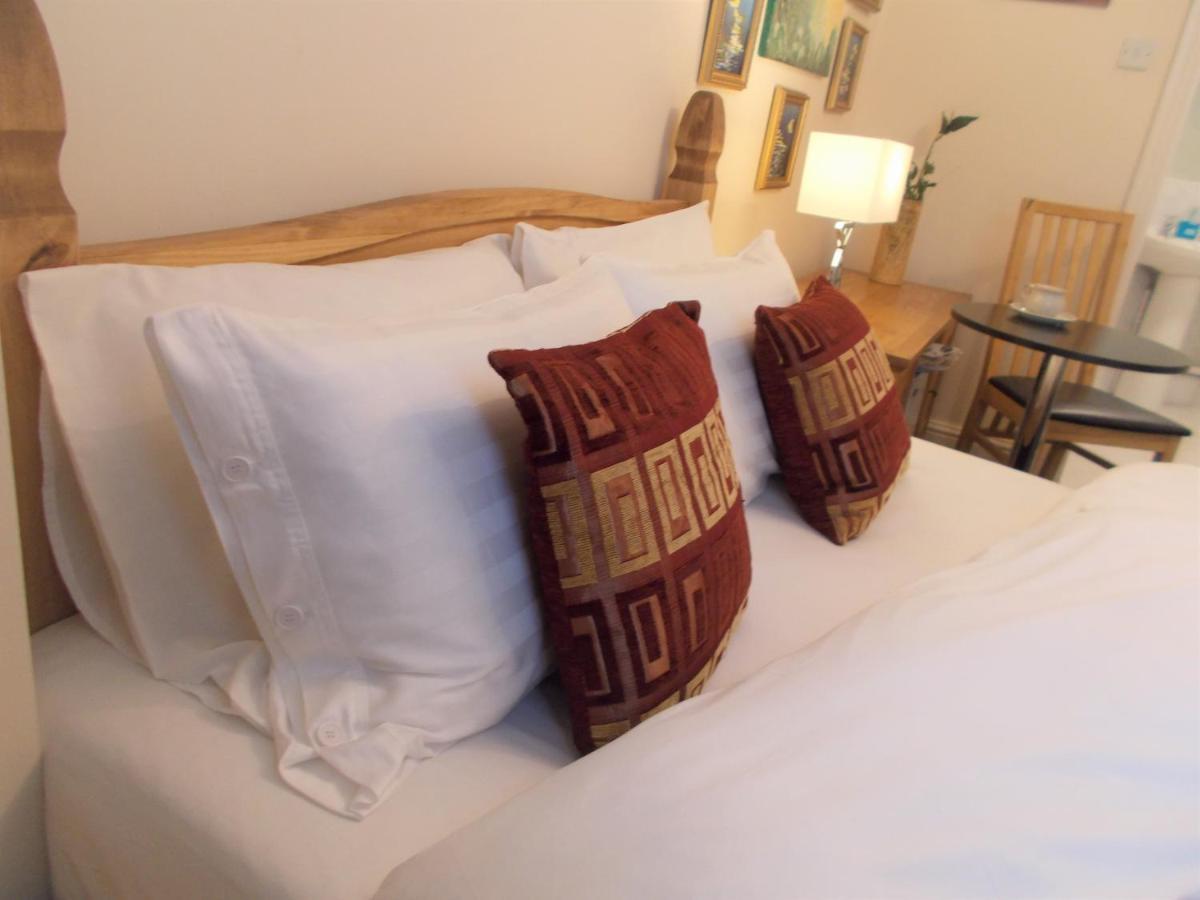 Homestay Double With Private Bathroom In Flat Centre *