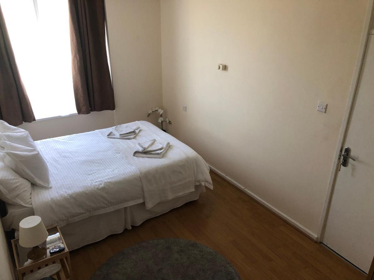 Apartamento Splendid 2 Bedroom In Shepherd's Bush Londres