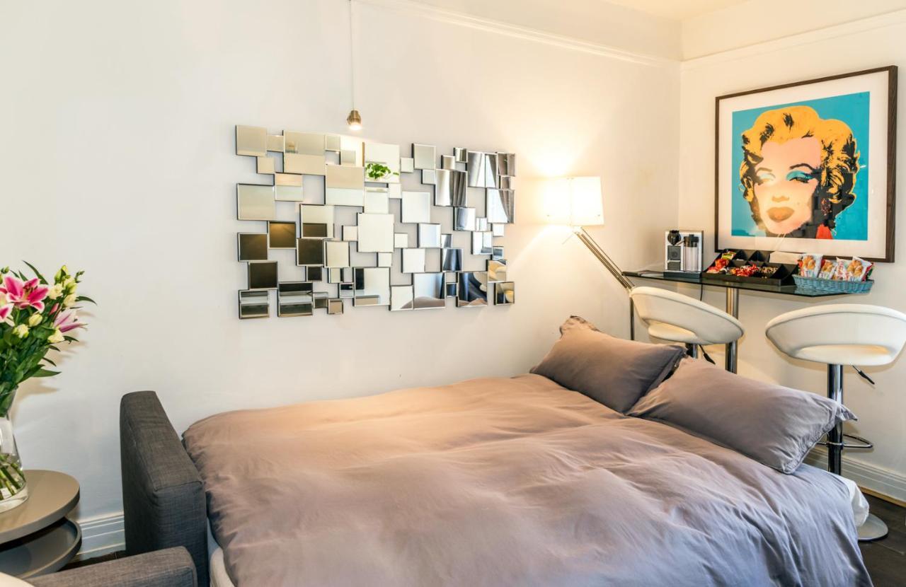 Flat 25 Dudley Court * Londen