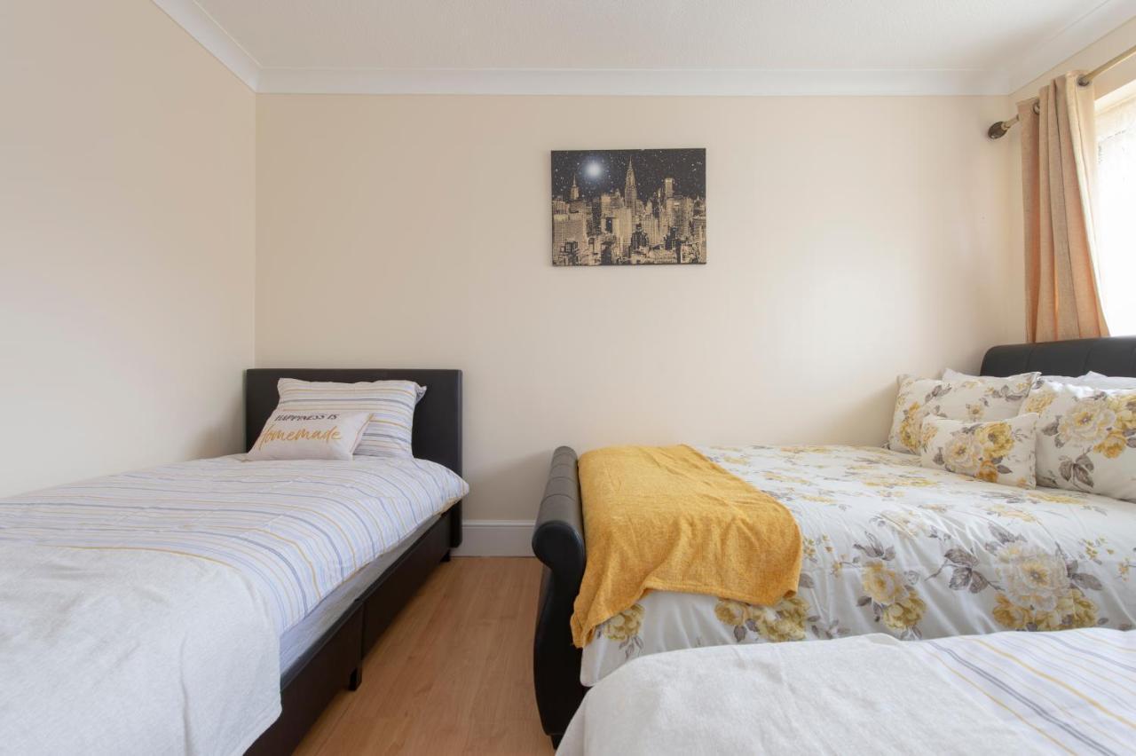 Abkat Three Bedroom Hébergement de vacances *