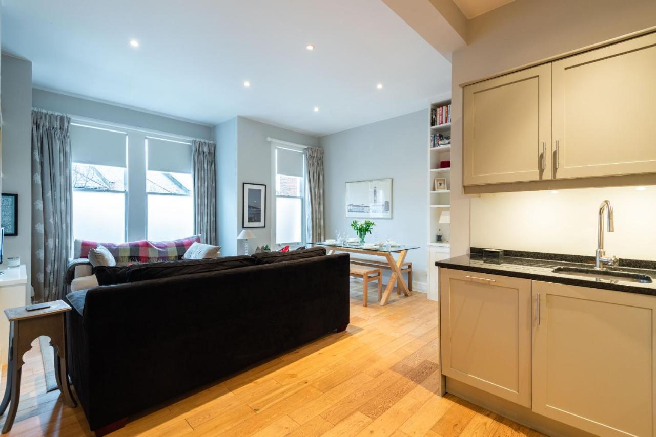 Bright Family Close To Wandsworth Common * Londres