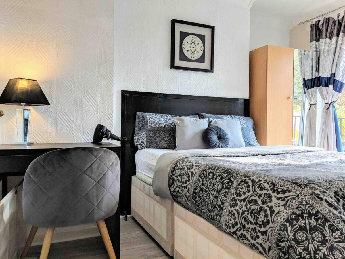 Isle Of Dogs Guest house *