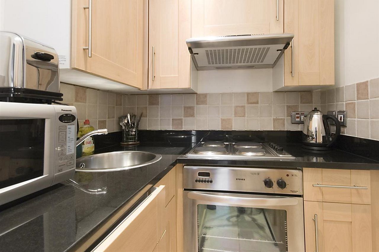17 Hertford Street 3*