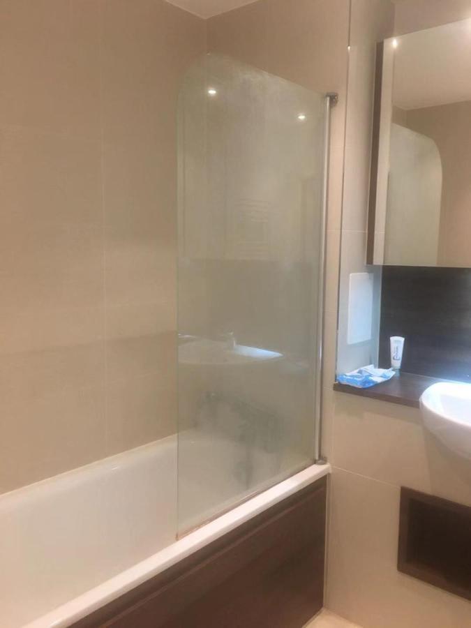 Spareroom Double Room In Surrey Quays *