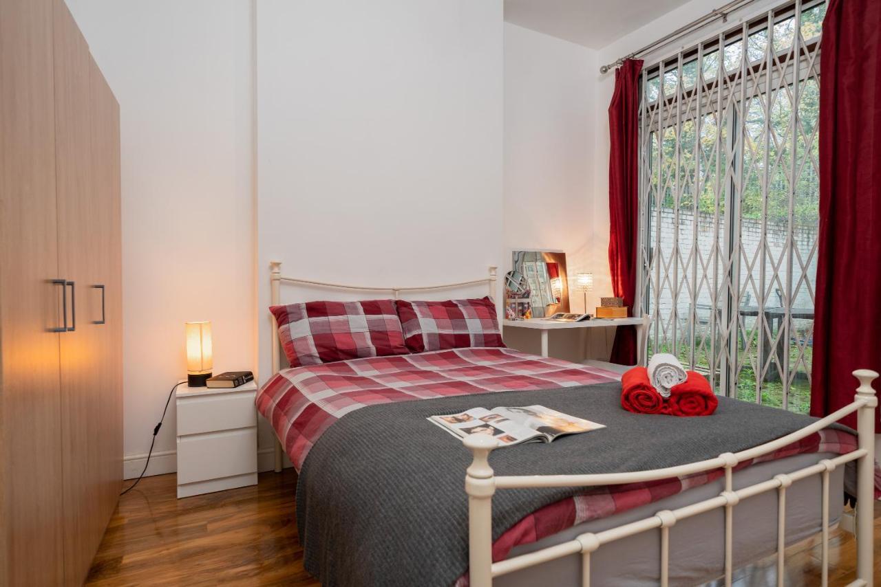 Holiday home The White House London