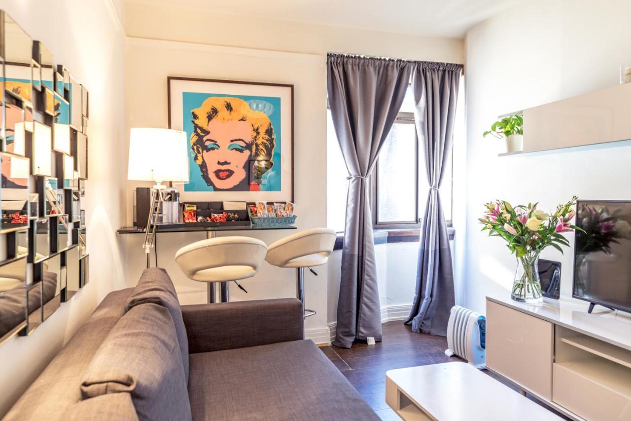 Flat 25 Dudley Court * Londen
