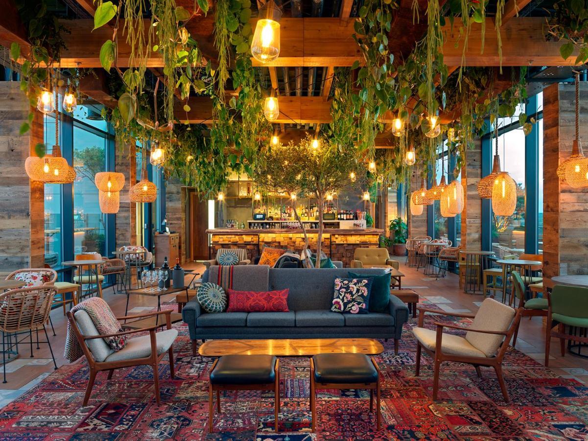 Treehouse 4*