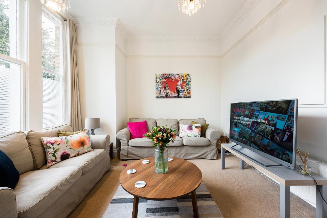 Heart Of Ealing With Garden * London