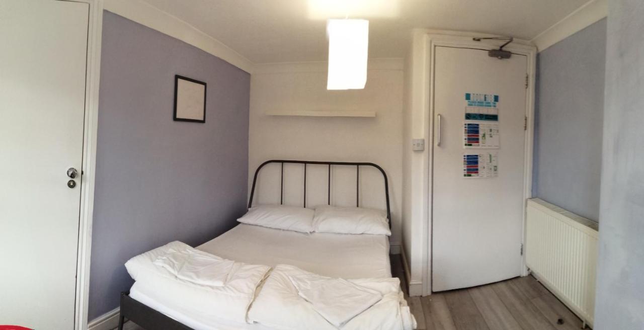 Gallery Hyde Park Hostal Londres