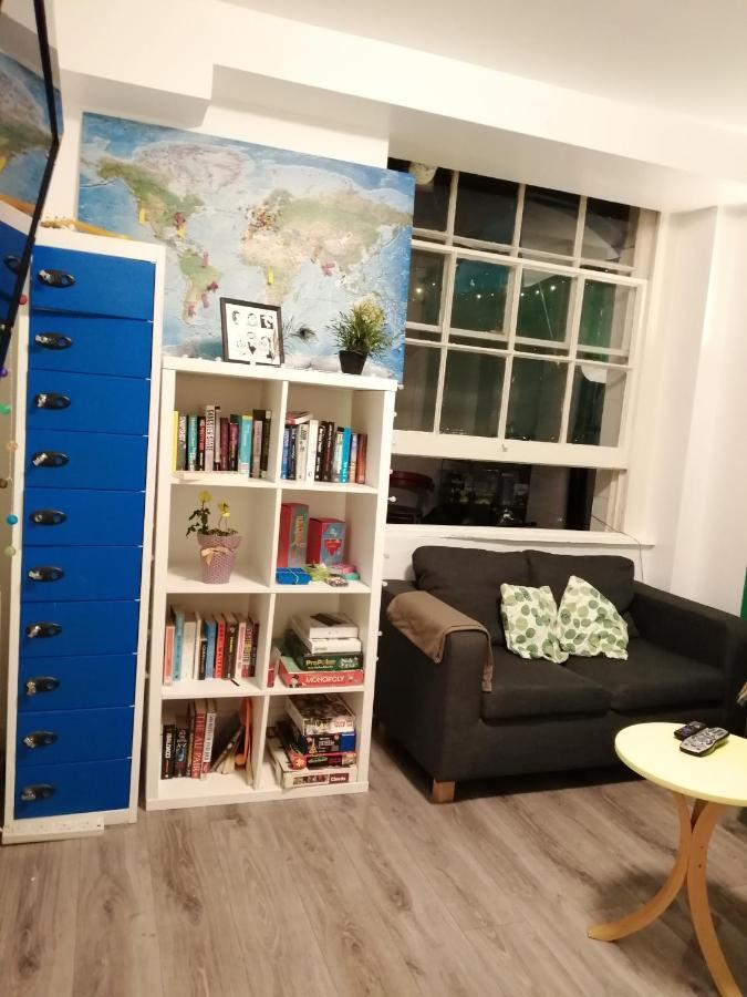 Hostal Gallery Hyde Park *