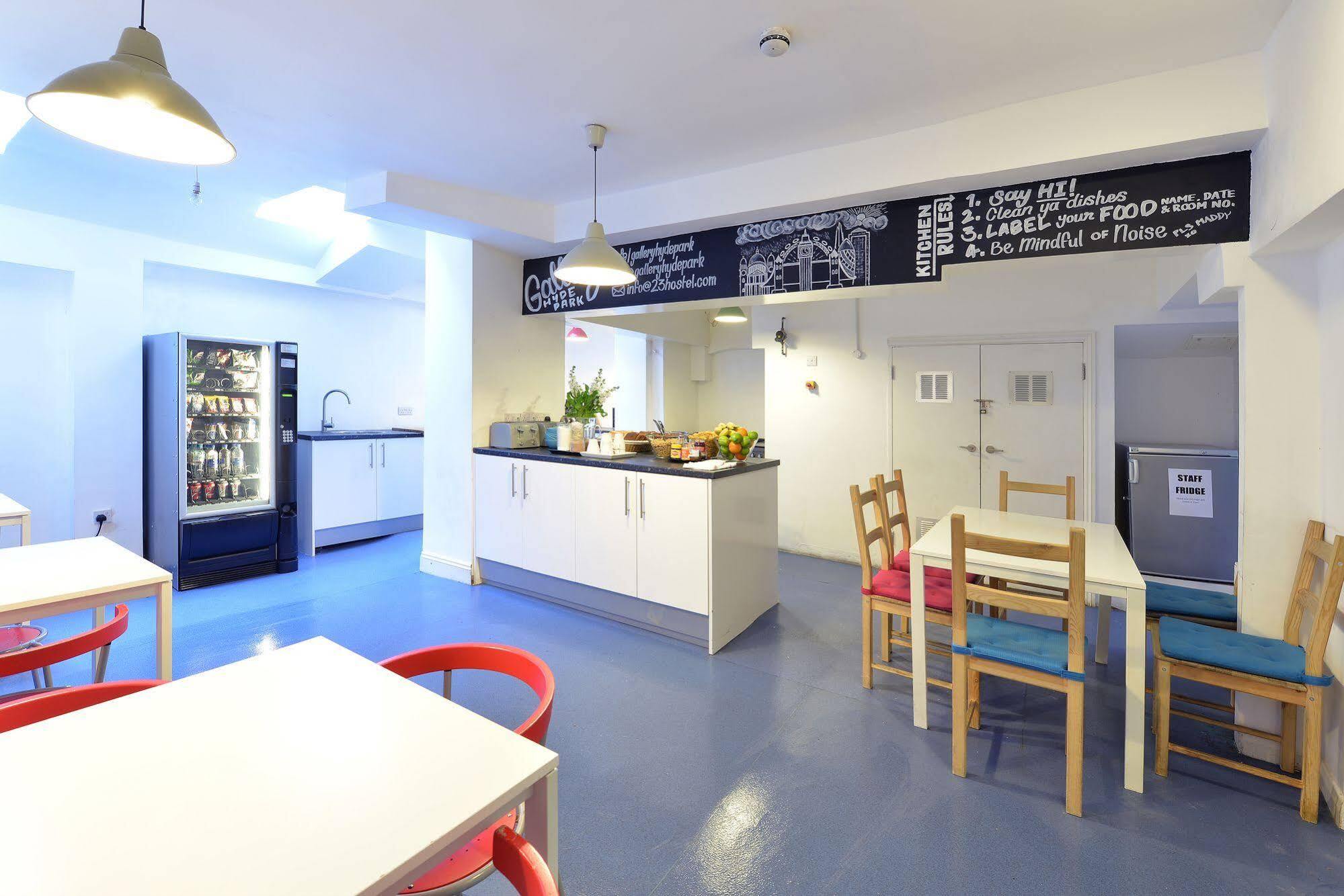 Gallery Hyde Park Hostal Londres