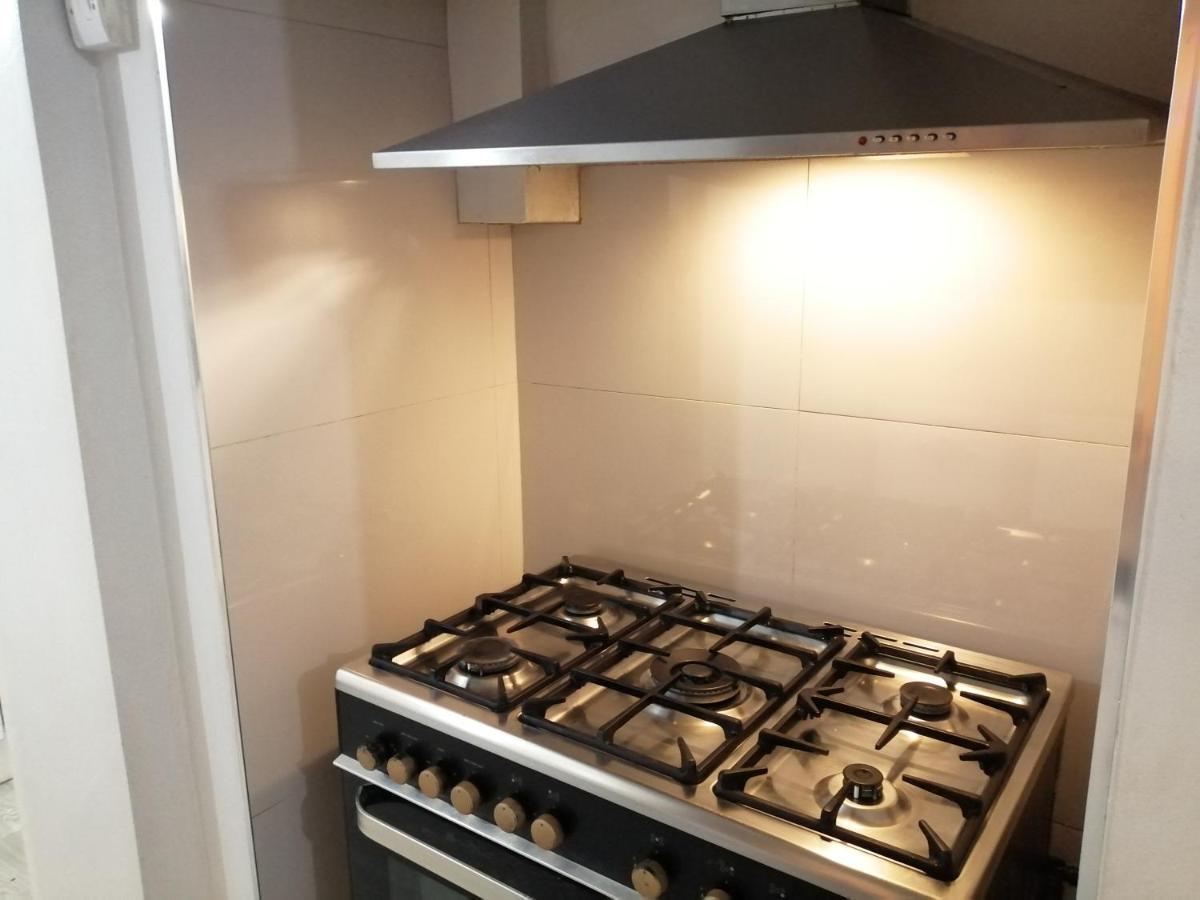 Gallery Hyde Park Hostal *