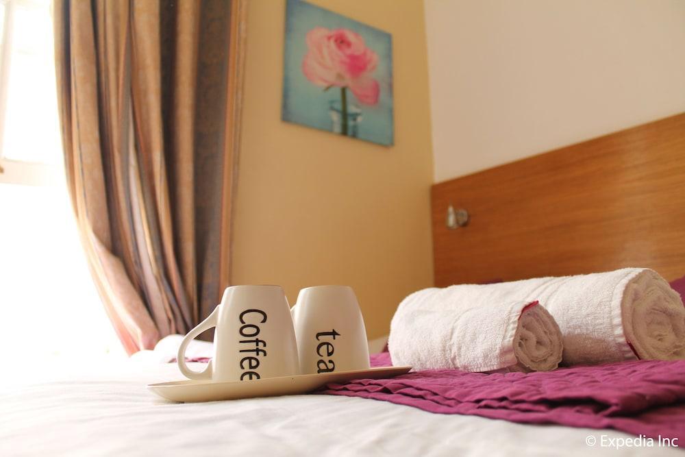 Hotel Oyo Bakers Victoria 3*