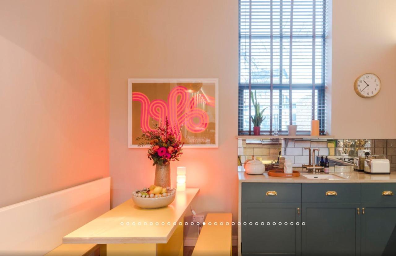 Neon Melody - Playful 2 Bedrooms By Bridge *