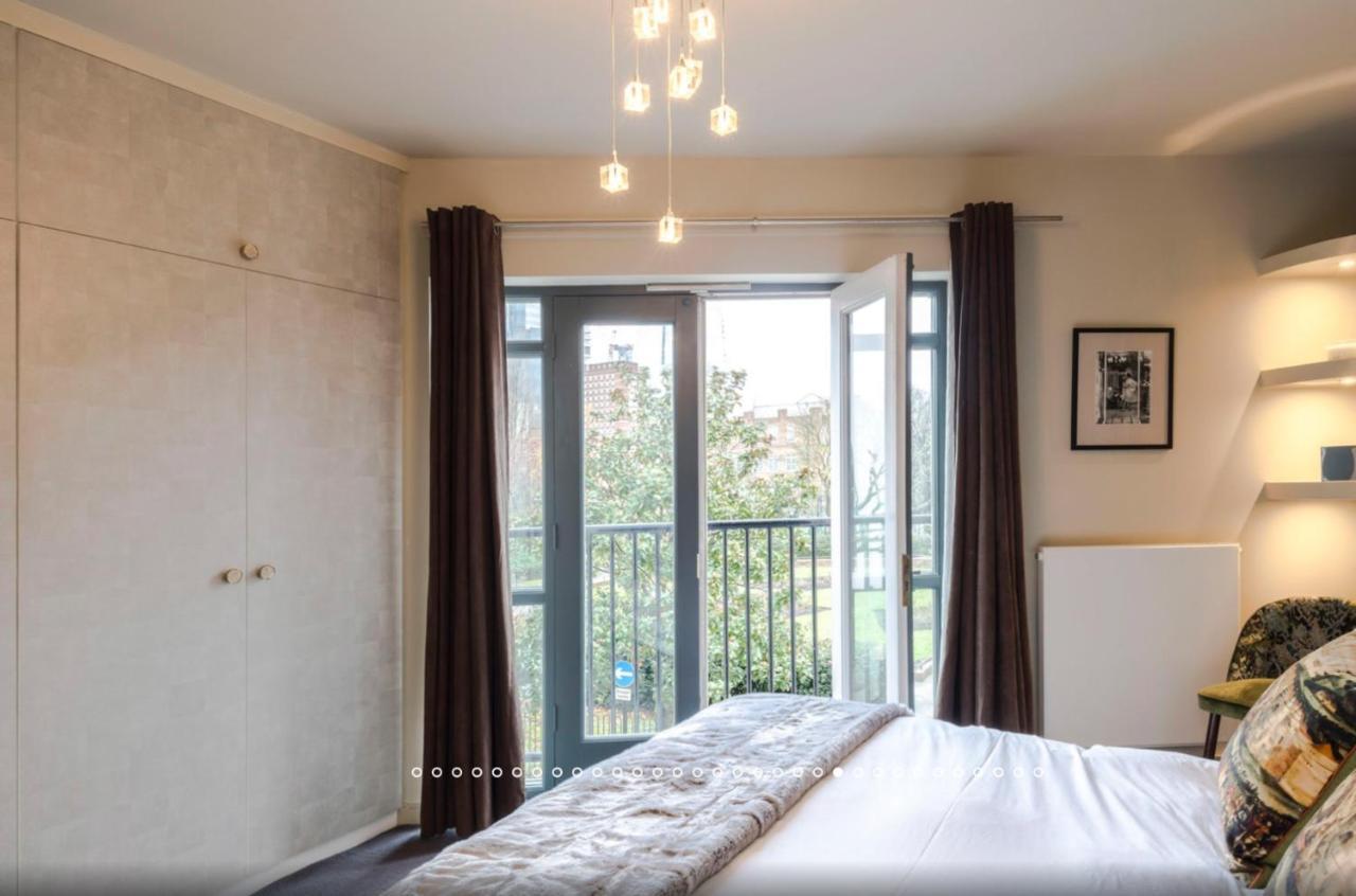 Neon Melody - Playful 2 Bedrooms By Bridge Londen