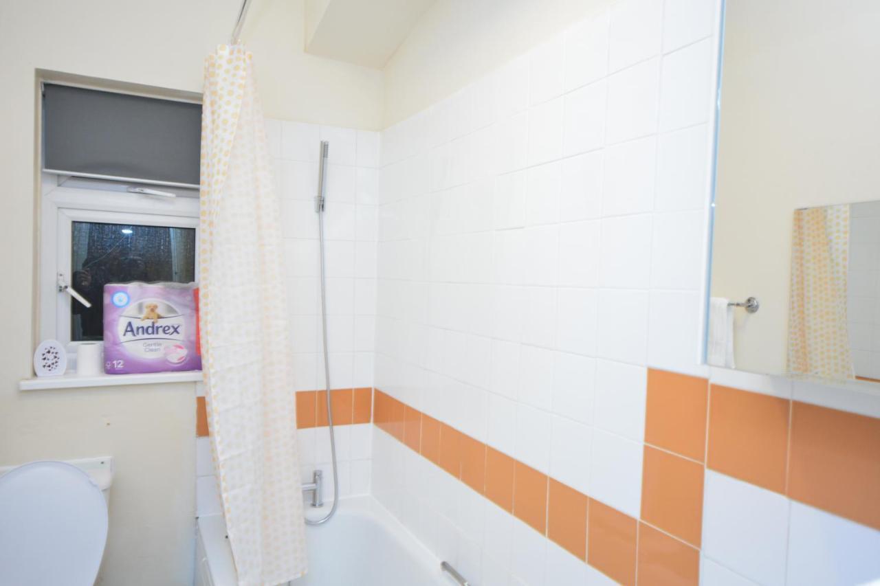 Beautiful Two Bedroom Near O2 Arena Appartement Londres