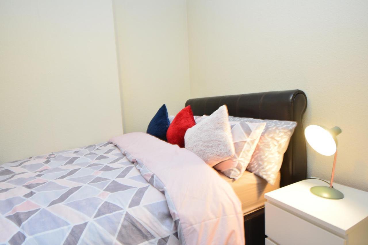 Beautiful Two Bedroom Near O2 Arena Londres