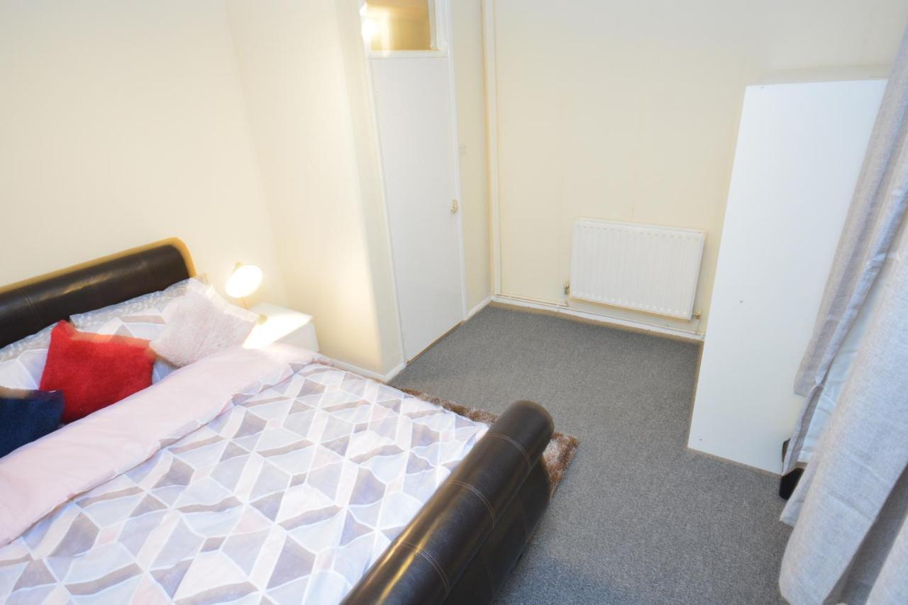 Beautiful Two Bedroom Near O2 Arena Appartement