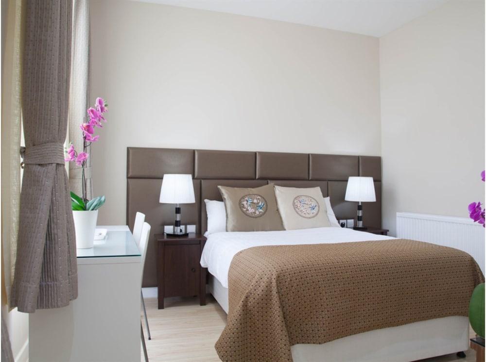 Hotel Belle Cour London