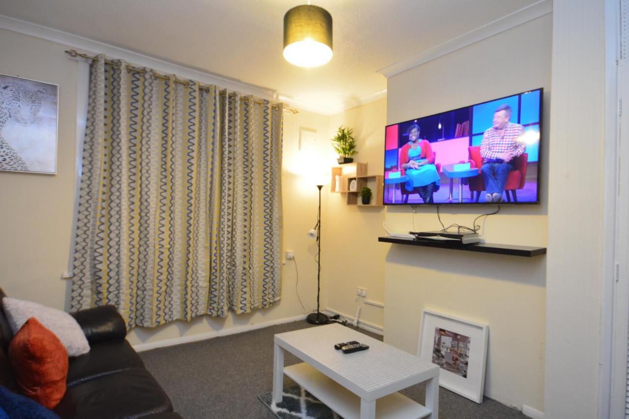 Beautiful Two Bedroom Near O2 Arena Appartement