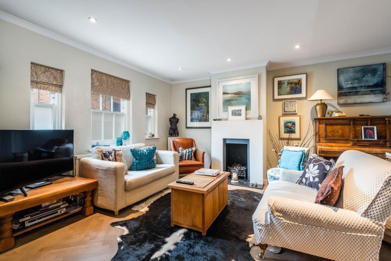 Charming Chiswick Near Ravenscourt Park By Underthedoormat Hébergement de vacances *