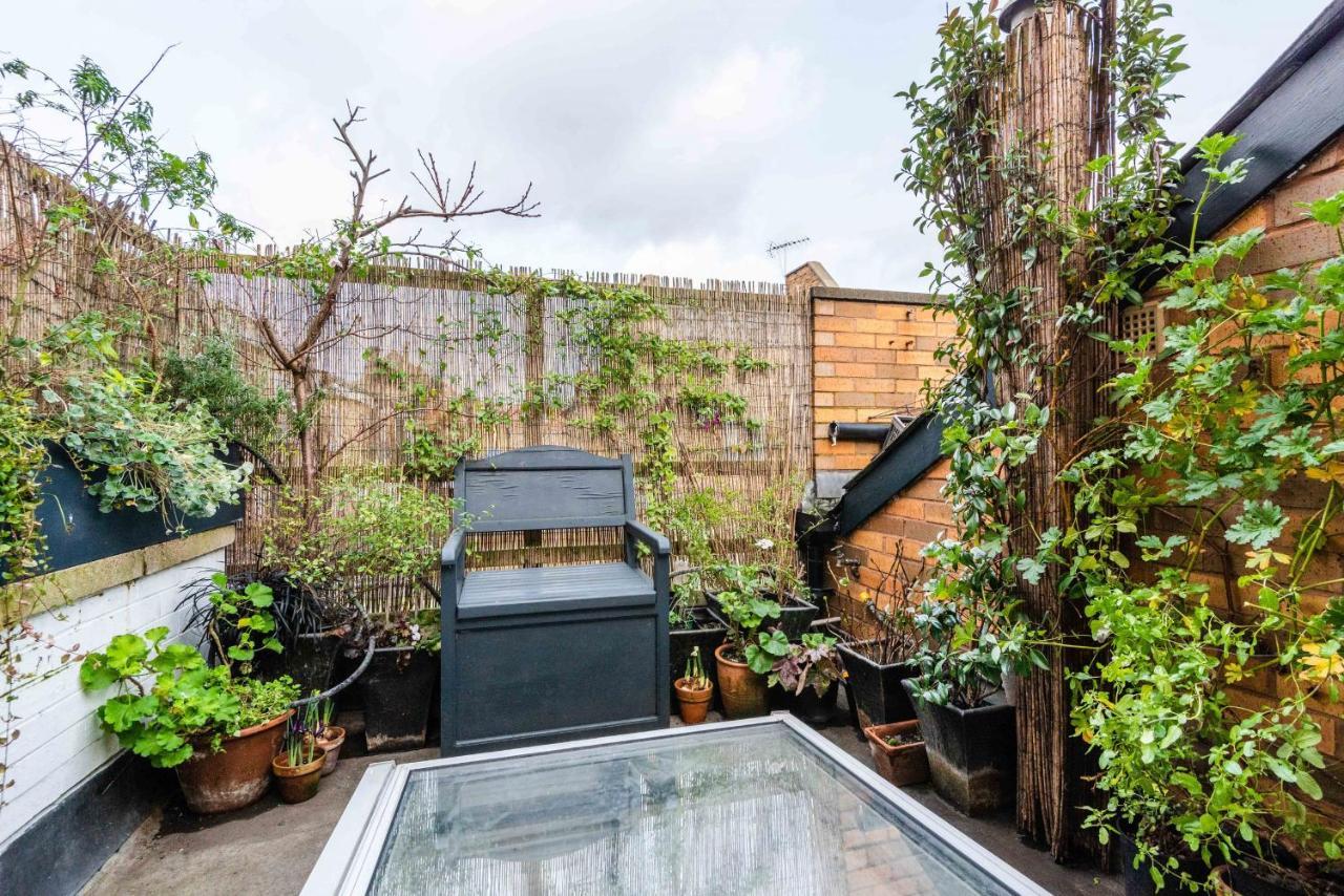 Charming Chiswick Near Ravenscourt Park By Underthedoormat Hébergement de vacances Londres