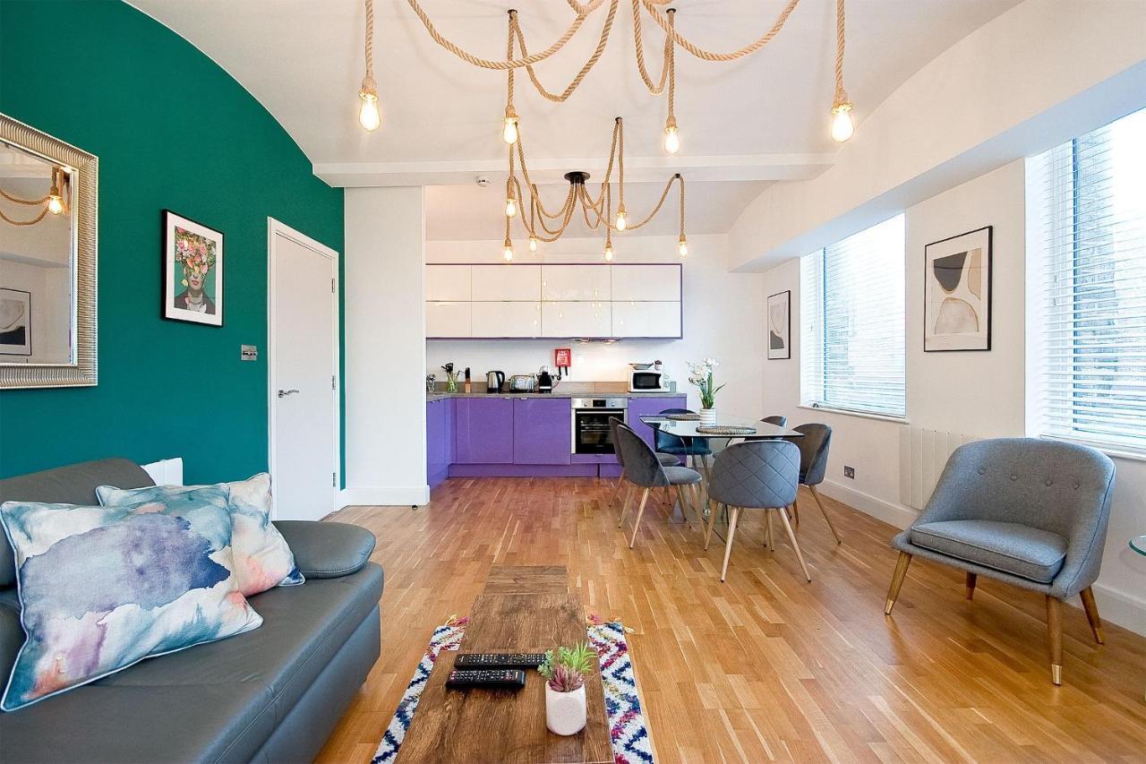Mulberry Flat 4 - Two Bedroom 2nd Floor By Living Hébergement de vacances