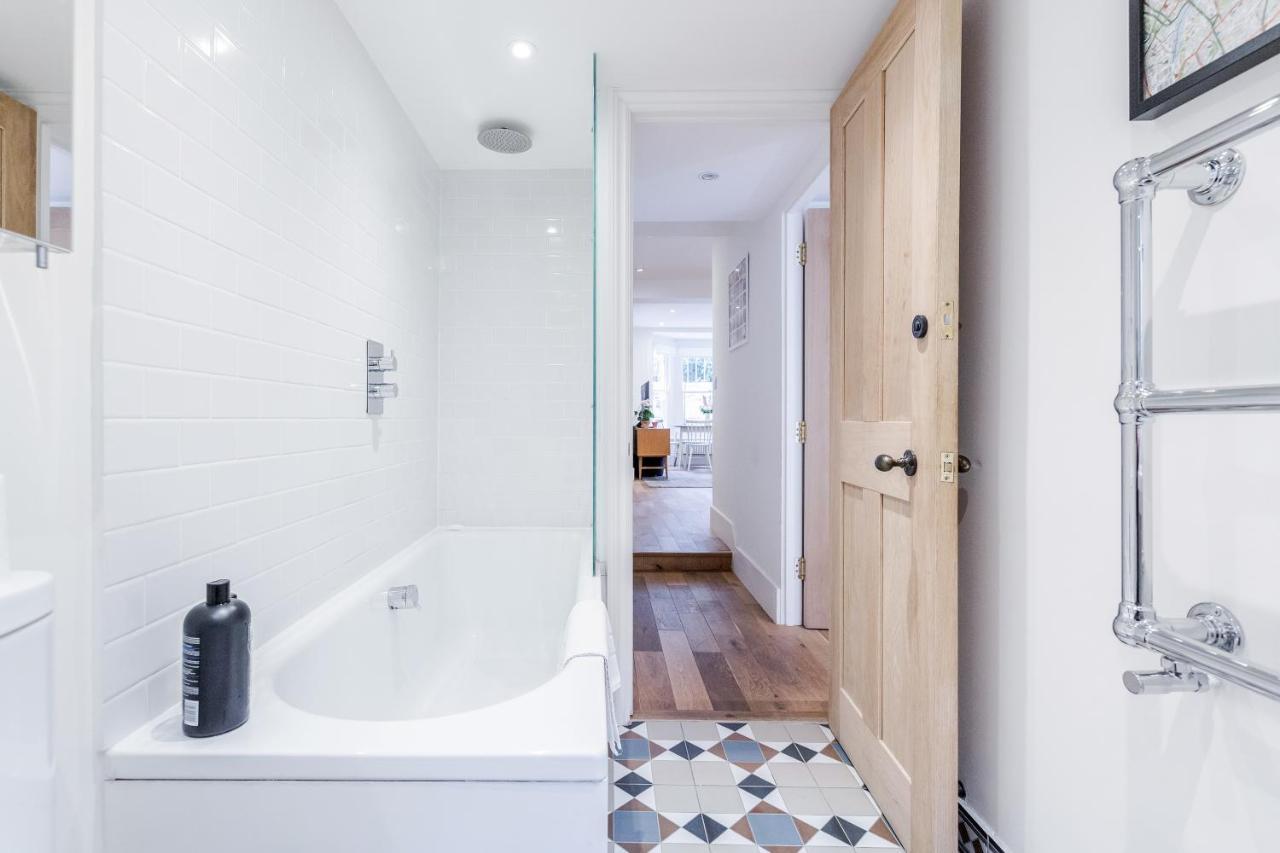 Bonnington Gardens - 1 Bed Open Plan Basement Flat Appartement Londen