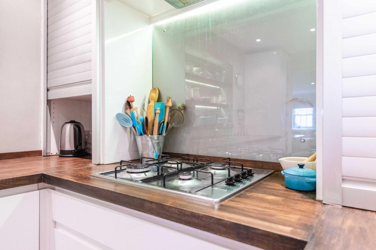 Charming Chiswick Near Ravenscourt Park By Underthedoormat Hébergement de vacances