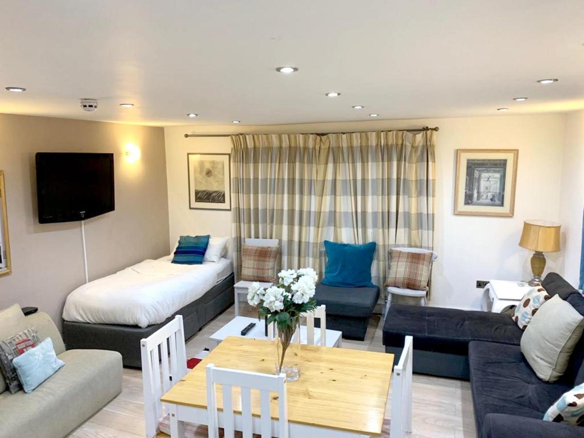 2 Bedrooms With View Balcony And Wifi At Greater Appartement *