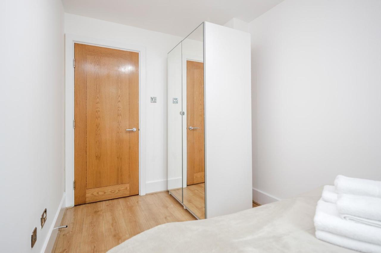 Welcomestay Vauxhall St Georges Wharf 2 Bedroom Appartement *