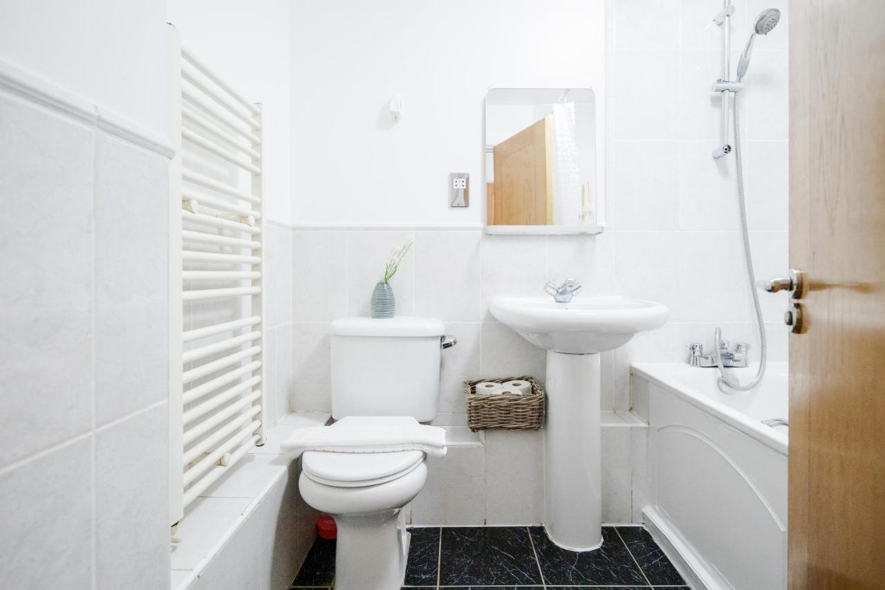 Welcomestay Vauxhall St Georges Wharf 2 Bedroom Appartement *