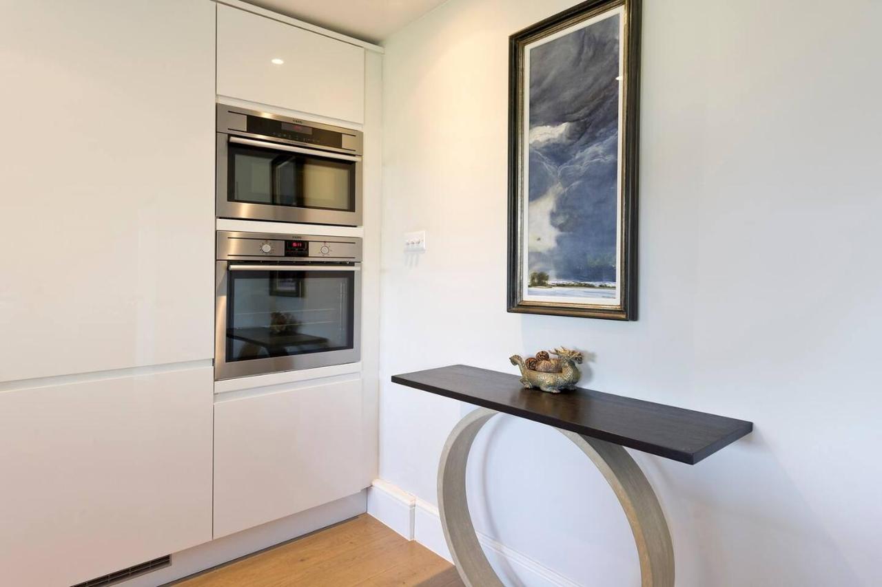 Bright 2-bed In Fashionable Chelsea Appartement Londres