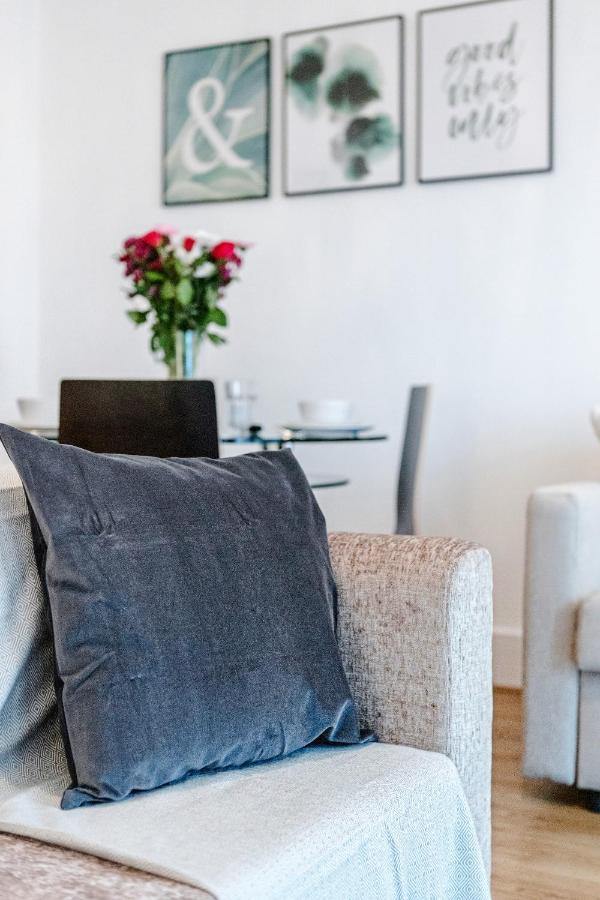 Welcomestay Vauxhall St Georges Wharf 2 Bedroom * Londres